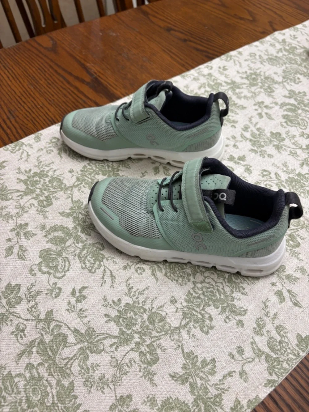 Kids On Cloud Mint Sneakers